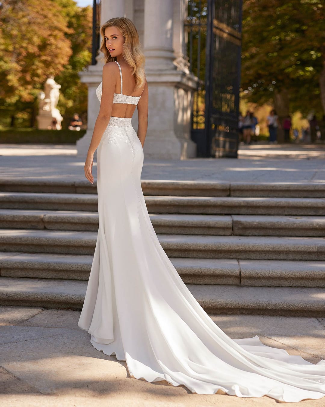 9s17-santana-luna-novias-1 Luna Novias Santana