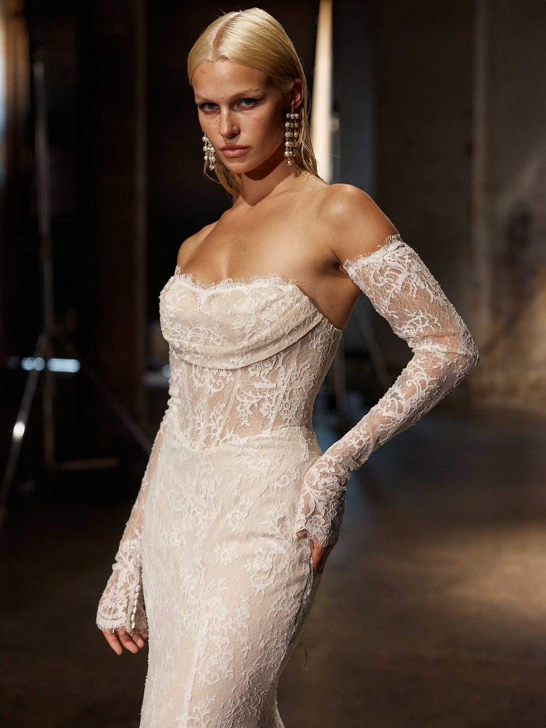 ROXANNE_EY583_2 Evie Young Roxanne