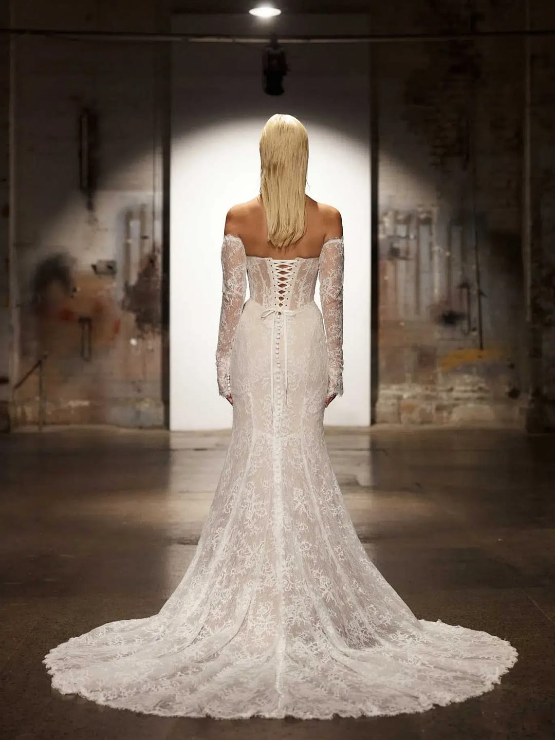 ROXANNE_EY583_3 Evie Young Roxanne