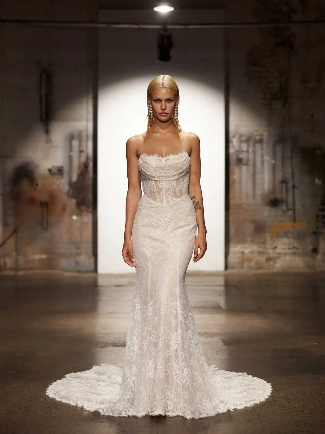 ROXANNE_EY583_5 Evie Young Roxanne