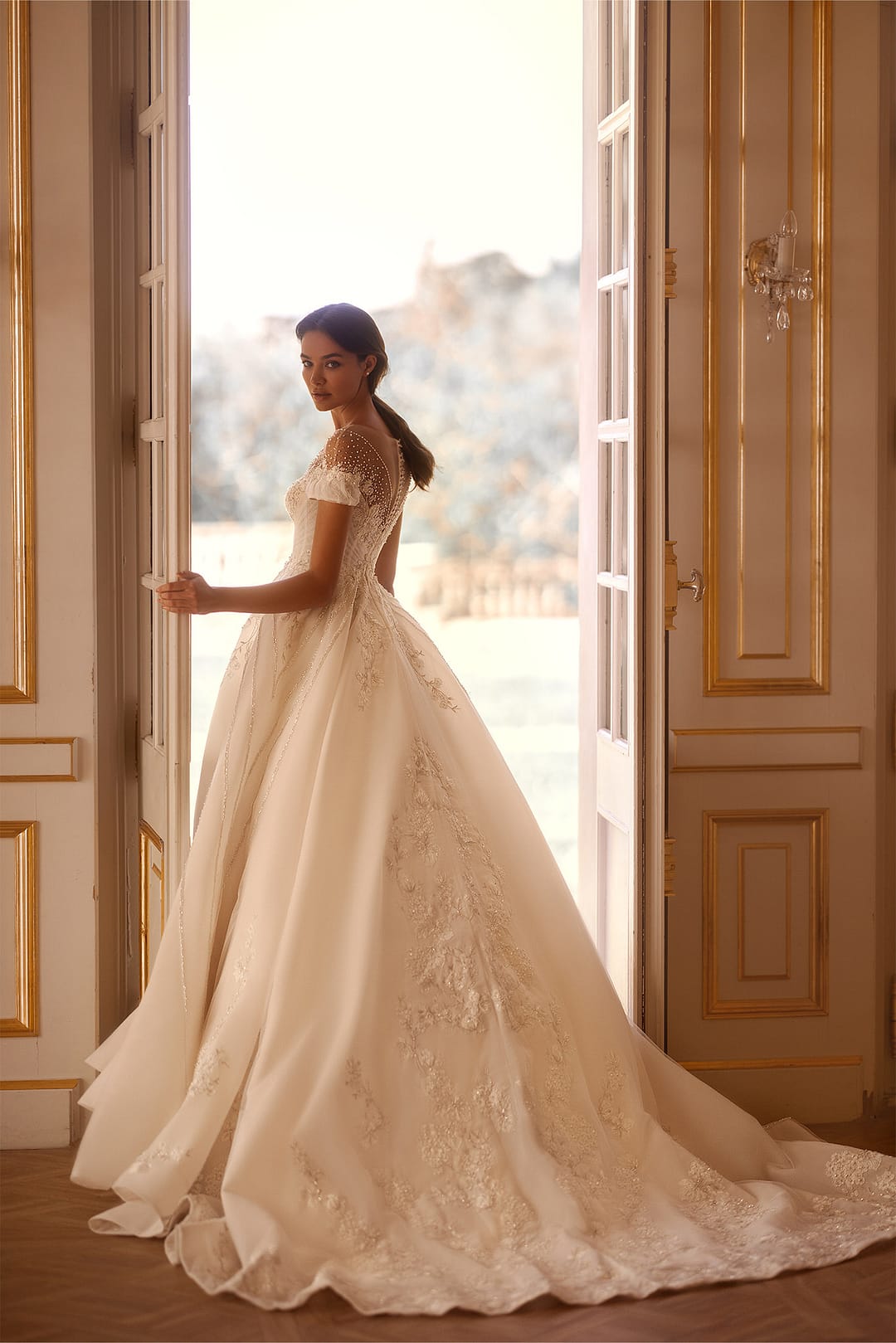 64c391c5ba15c5942ccc4d8e_404 - Saint 3_1 Elly Bride Saint 404 Brautkleid