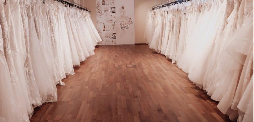 Lagerung Brautkleid